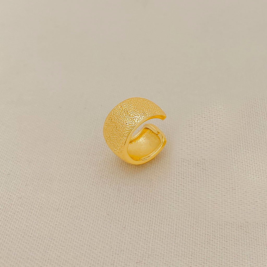 EARCUFF BAÑO ORO, AJUSTABLE