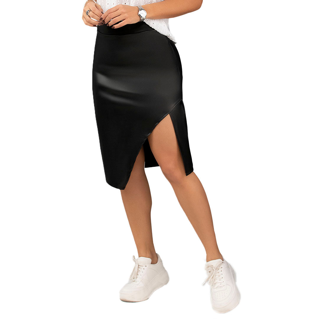 FALDA EN CUERINA, SILUETA AJUSTADA