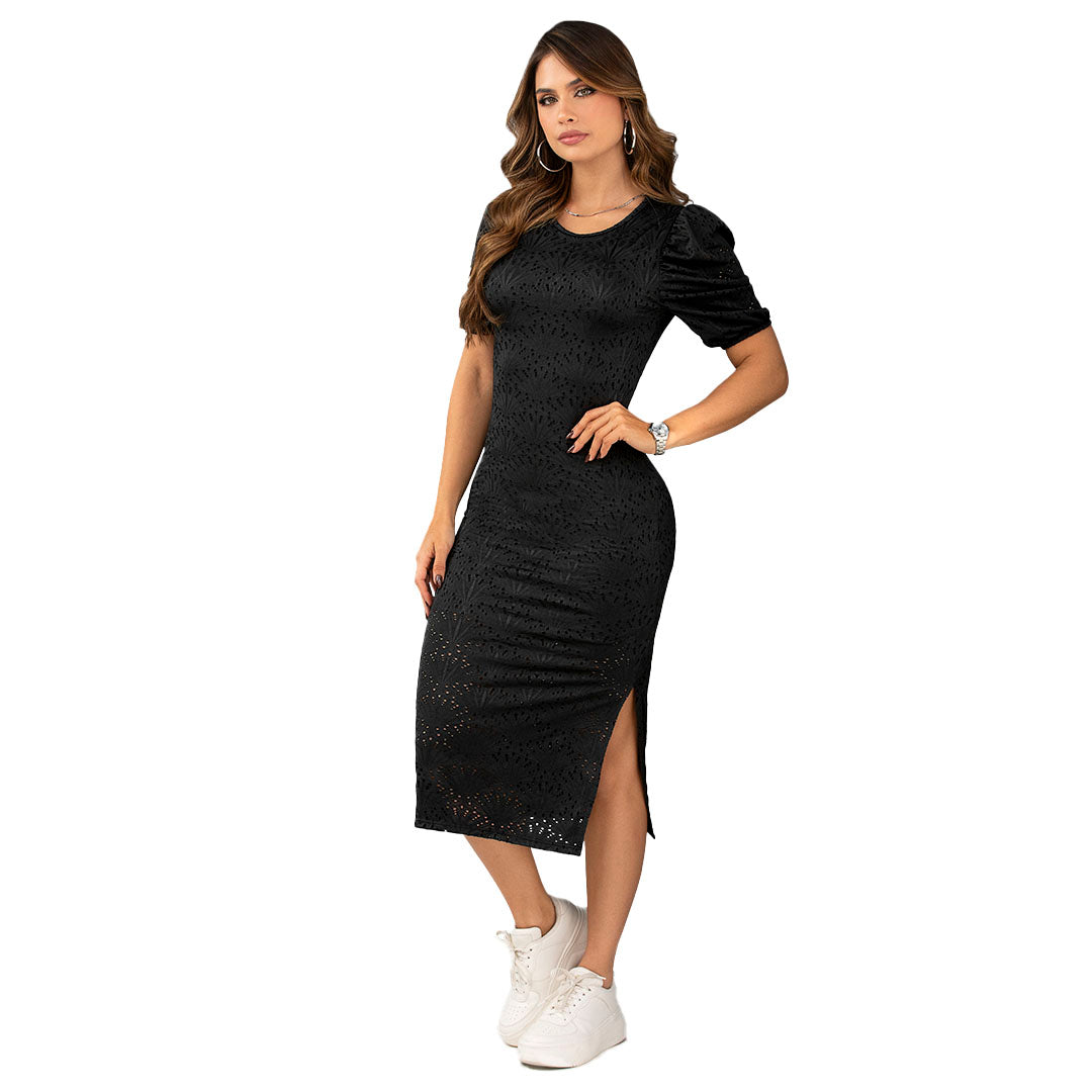 VESTIDO EN OJALILLO, SILUETA SEMIAJUSTADA