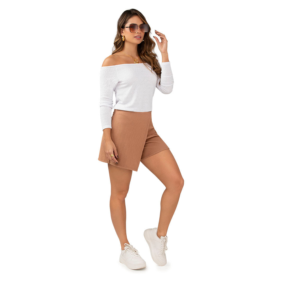 FALDA SHORT EN RIB, SILUETA SEMIAJUSTADA