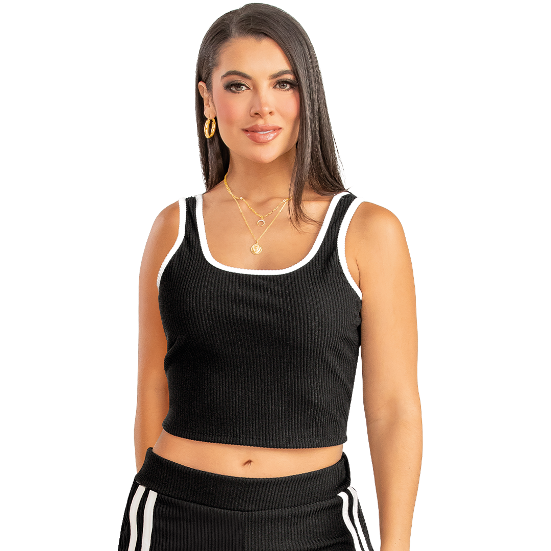 Crop Top Negro Ajustada