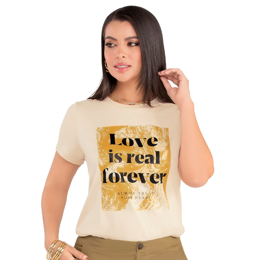 CAMISETA EN POLIESTER SPANDEX, SILUETA SEMIAJUSTADA
