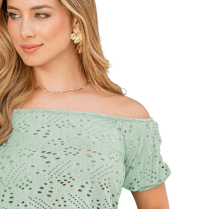 Blusa En Ojalillo Tejido De Punto